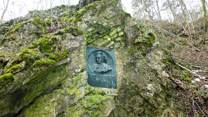 Wandern Wanderung Natur Helenental Augustinerhütte Beethoven Beethovendenkmal Denkmal