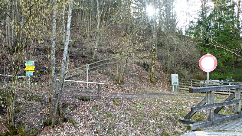 Myrafälle Wandern Wanderung Hausstein Aussicht Gipfelkreuz Natur Wald Ausflug Muggendorf