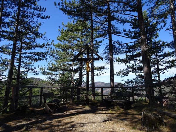 Mariahilfberg Gutenstein Wandern Wanderung Natur Wald Aussicht Schneeberg Grotte Kreuzweg Bäume