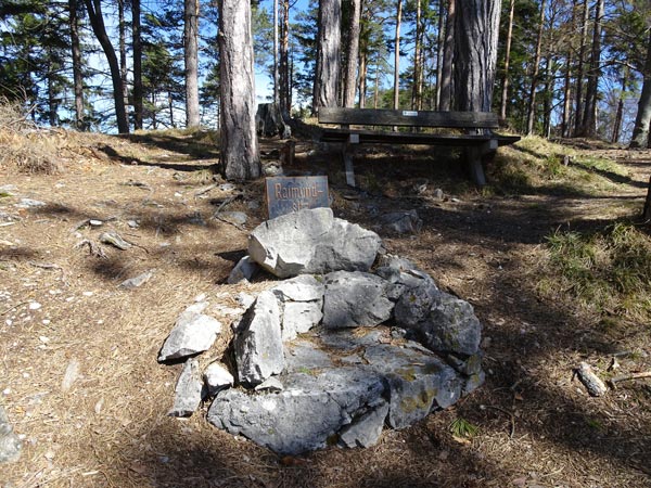 Mariahilfberg Gutenstein Wandern Wanderung Natur Wald Aussicht Schneeberg Grotte Kreuzweg Raimundsitz Ferdinand Raimund